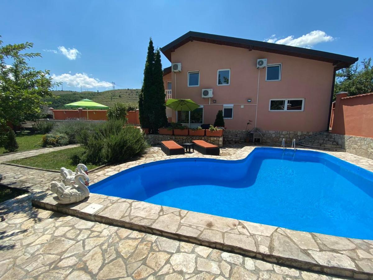 Private Riverside Villa Silvia Mostar Exterior foto