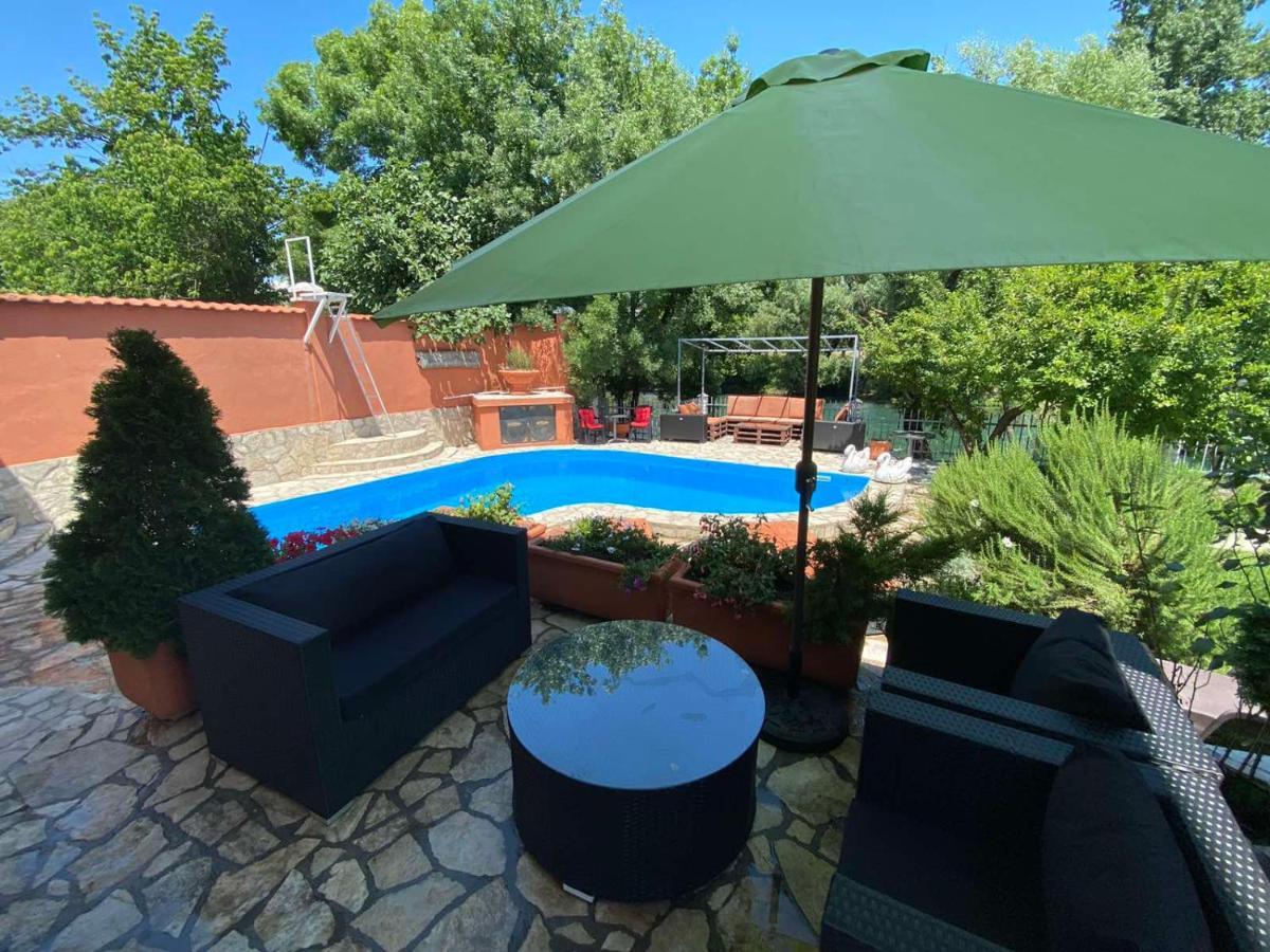 Private Riverside Villa Silvia Mostar Exterior foto