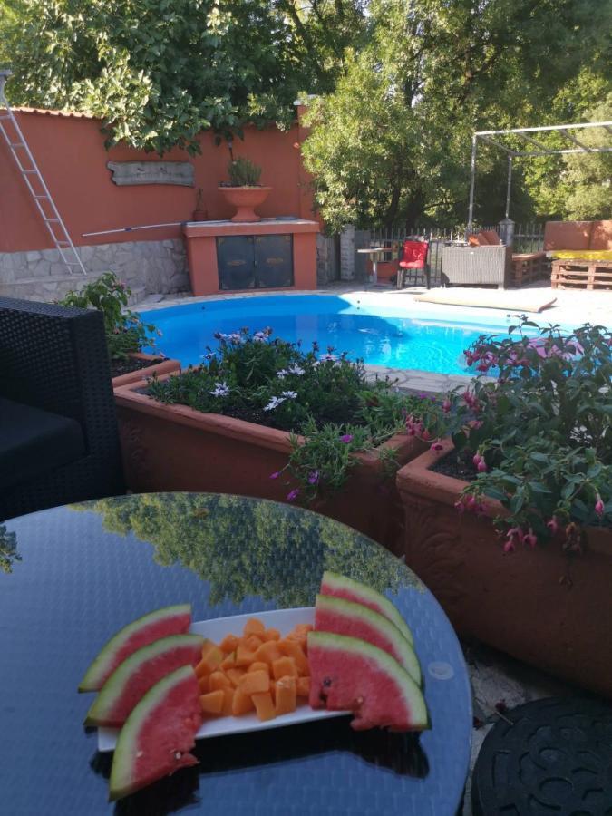 Private Riverside Villa Silvia Mostar Exterior foto