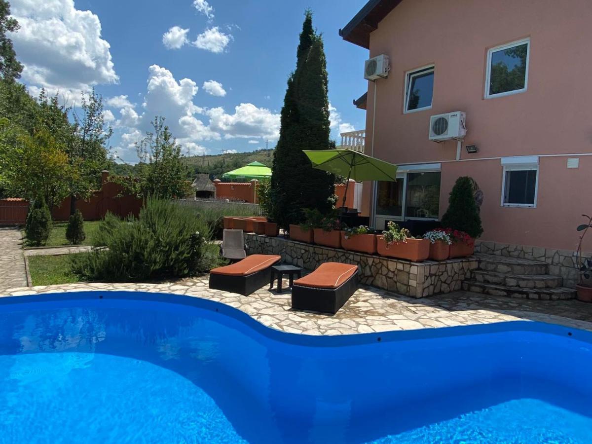 Private Riverside Villa Silvia Mostar Exterior foto