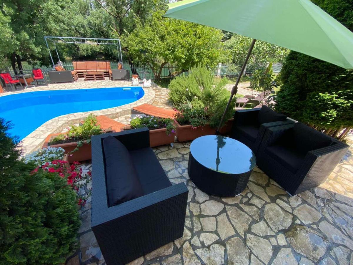 Private Riverside Villa Silvia Mostar Exterior foto