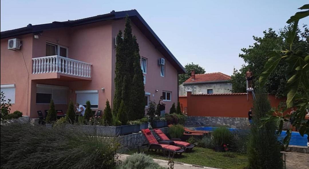 Private Riverside Villa Silvia Mostar Exterior foto